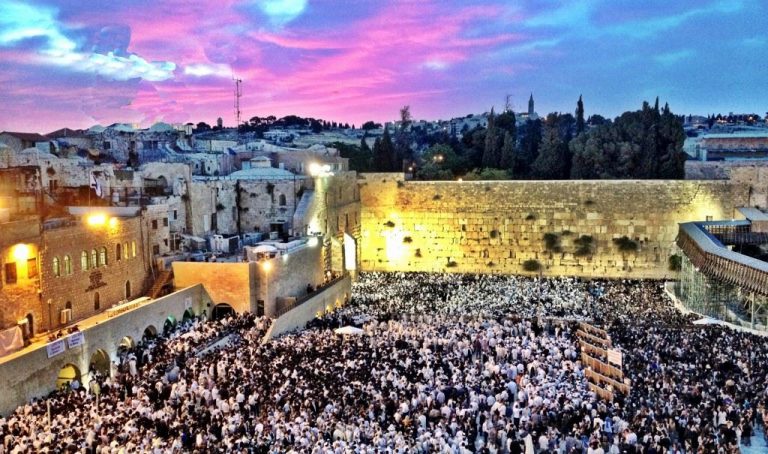 Western_Wall_Jerusalem_Shavuot2
