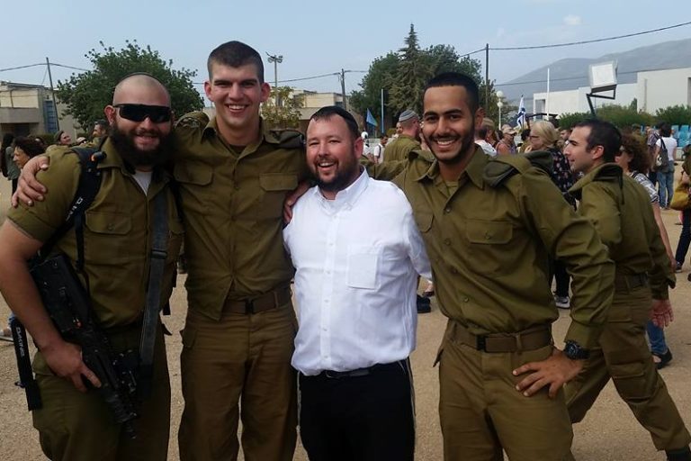 Director Rabbi Ben Packer with “lone soldiers” Josh Harris, Judah Baum, Jonathan Davidov and Eitan Magder. Director Rabbi Ben Packer with "lone soldiers" Josh Harris, Judah Baum, Jonathan Davidov and Eitan Magder.