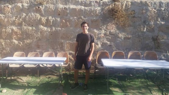 New tables for the outdoor study hall in Hevron.