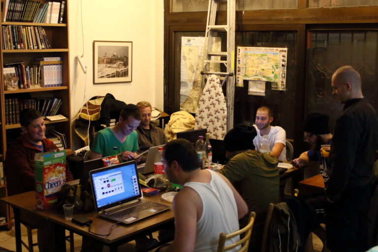 Heritage-House-Hanging-Main-Room